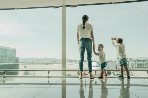 Trunki DE: Fliegen mit Kindern - Wesentliche Tipps